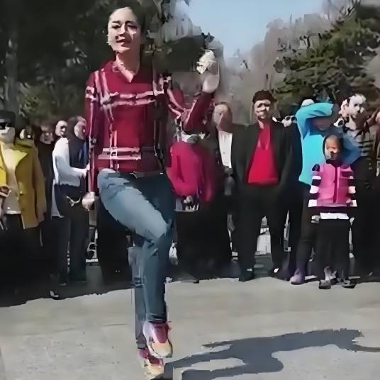 红格子衬衫丹丹曳步舞