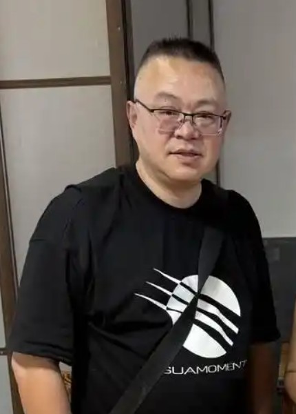 王勤（王鹤棣父亲，餐饮经营者）