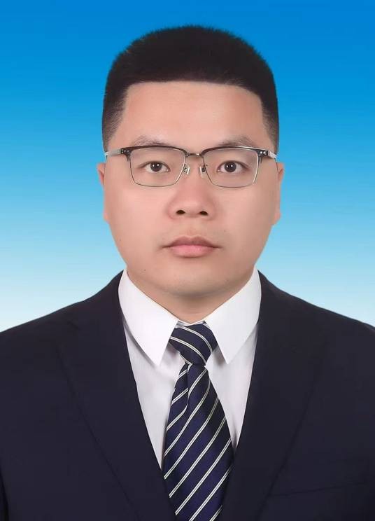 杨传伟（四川省广安市武胜县党组成员、政治处主任。）