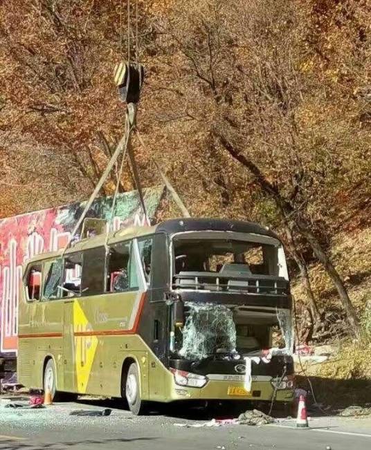 10·18辽宁客车侧翻事故