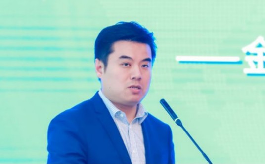 张震（大家资产管理有限责任公司副总经理（主持工作））