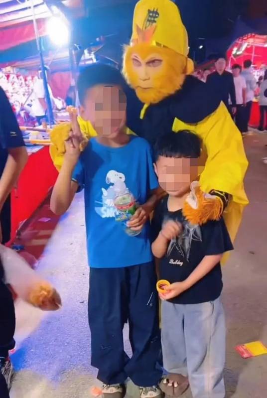 6·9柳林“猴哥”装聋哑人拍照收费事件