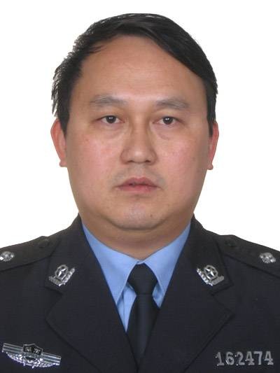 杨曙光（湖南省湘西土家族苗族自治州永顺县公安局党委委员、副局长、四级高级警长、一级警督）