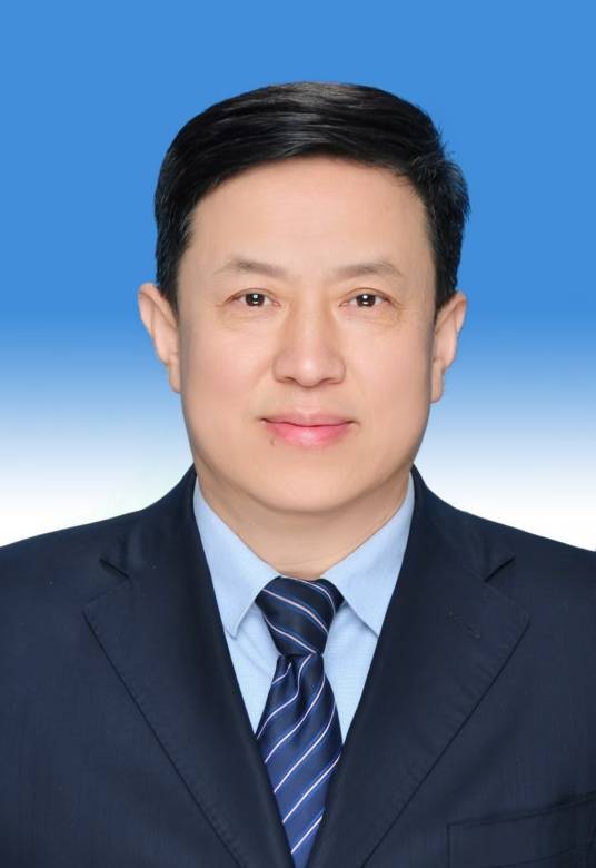 孔源（新疆维吾尔自治区广播电视局节目传输中心党委副书记、主任）
