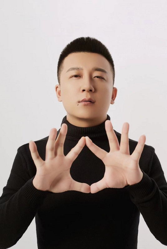 李超龙（中国内地男演员）