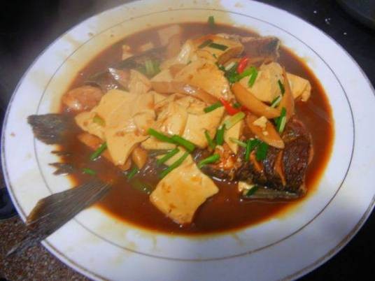 白鲢鱼烧豆腐泡