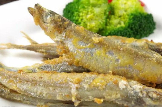 香煎多春鱼