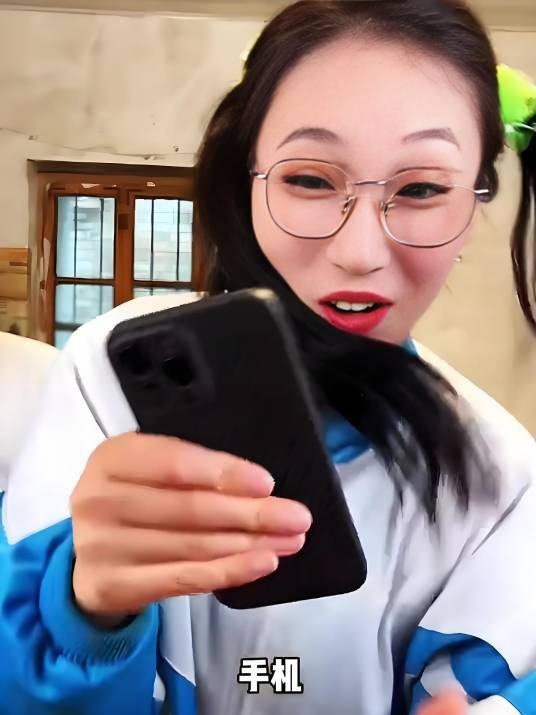 小卖铺老板娘