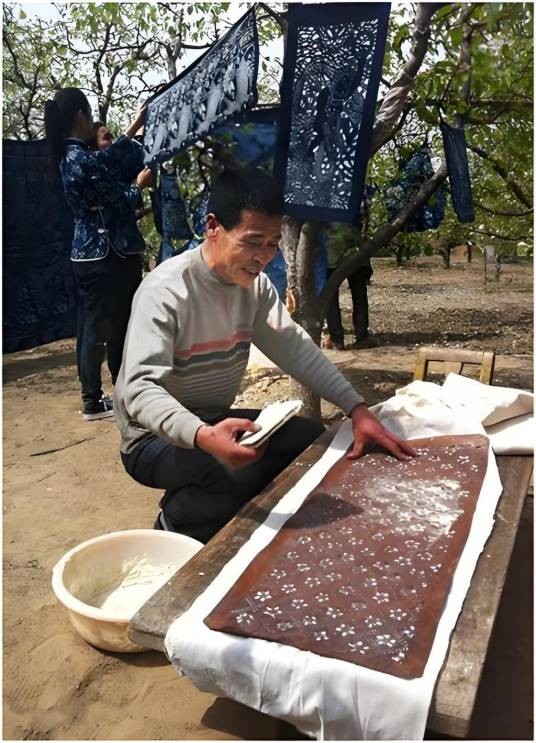 胡玉民（安徽省第六批省级非物质文化遗产项目砀山兰花印染技艺代表性传承人）