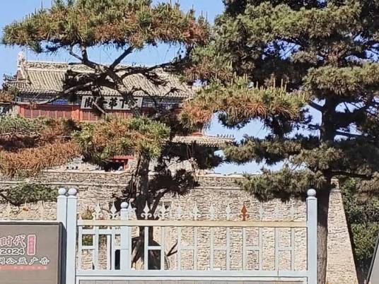 2026年游客吐槽秦皇岛景区故意遮挡景观事件