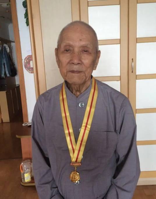 丛祥滋（青岛广播电台首任台长兼总编）