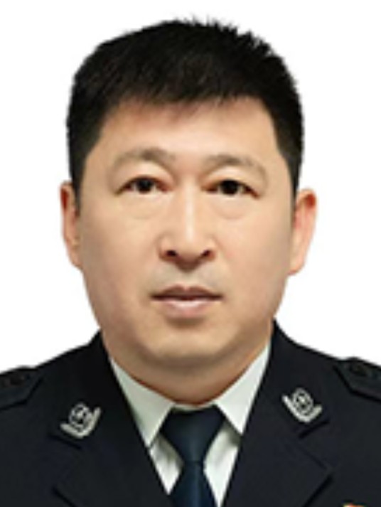 张滔（辽宁省大石桥市公安局党组副书记、政委）