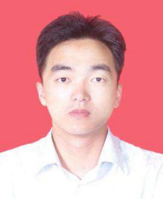周钧（广西壮族自治区合山市委常委、人民政府副市长）
