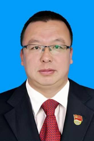 赵万新(河北省张家口市张北县委副书记、县人民政府县长)