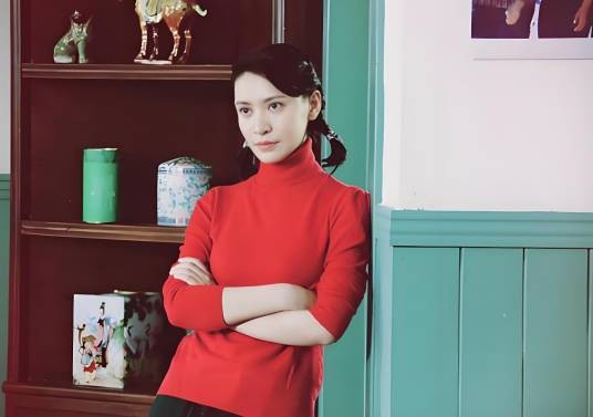 吴盼（年代情感剧《绽放吧，百合》中的女性角色）