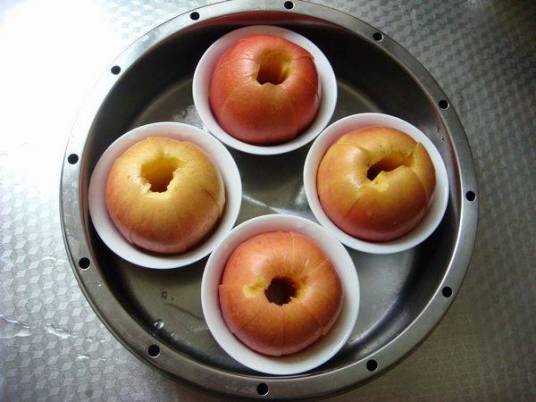 蒸苹果（以苹果为主要原料的甜品）