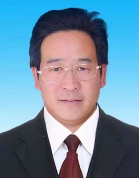 郝龙斌（内蒙古自治区乌兰察布市察哈尔右翼中旗发展改革委员会任党组成员、副主任）