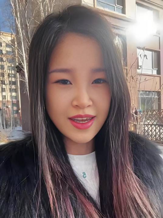 燕小六吃吃吖