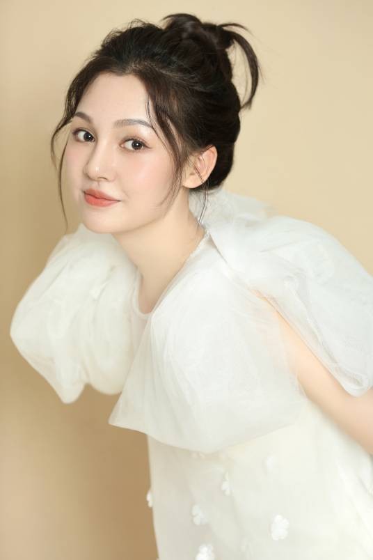 张蓝伊