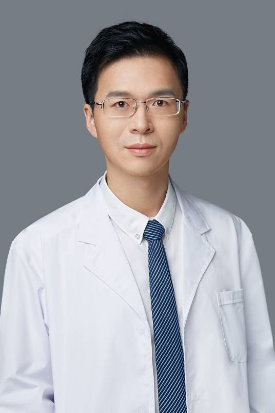 周云超（整形外科医生）