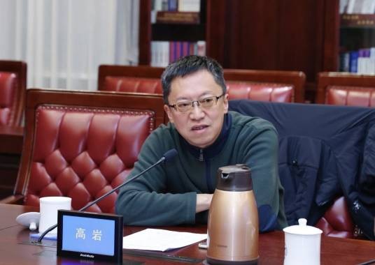 高岩（苏州日报社党委委员、副总编辑）