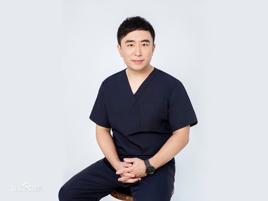 薛志强（北京俊泰美好医疗美容门诊部整形科主治医师）