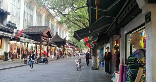 杭州中国丝绸城步行街
