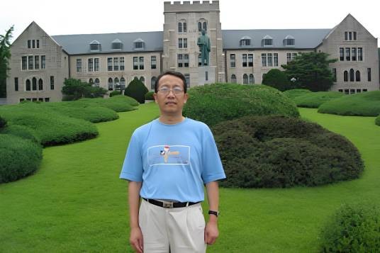 陈新明（中国人民大学教授）