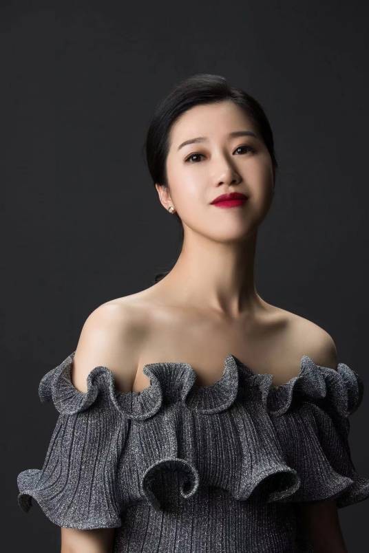 马蕊（擅长钢琴的内地女歌手）