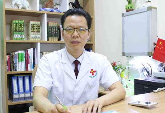 李亚磊（北京丰台国康中西医结合医院执业医师）