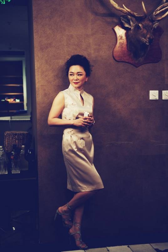 张亚玲(深圳同益股份董事、总经理)