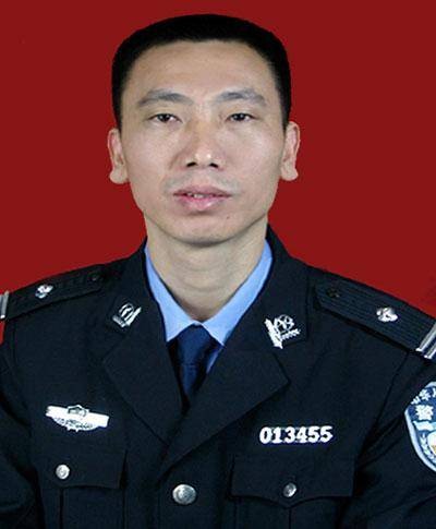 丁志华（江西省南昌市公安局原党委委员、副局长）