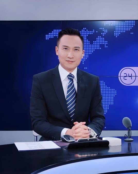 于立（东方卫视主持人）