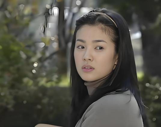崔恩熙（电视剧《蓝色生死恋》及其衍生作品中的女主角）
