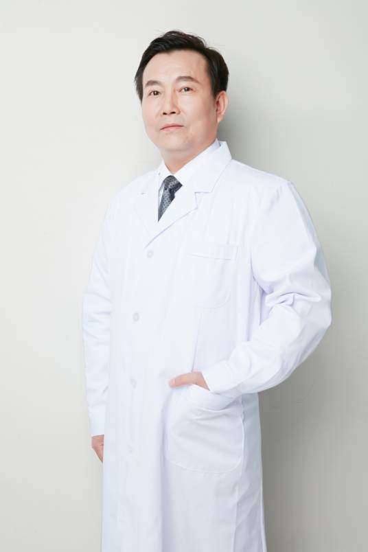 赵小忠（整形医生）