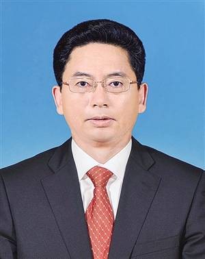 龙卫东（第八届海南省委委员，海南省人力资源和社会保障厅党组书记、厅长）
