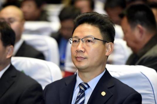 林晓华（国家体育总局国家奥林匹克体育中心原党委书记、副主任）