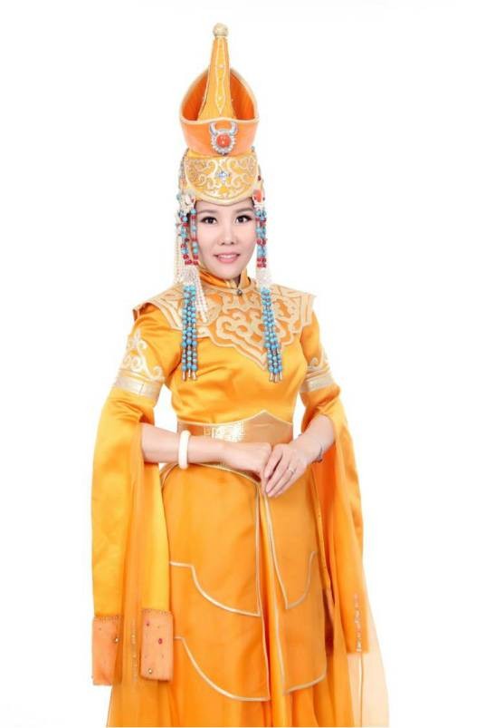 沙日娜（中国内地女歌手、艺术团团长）