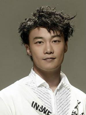 陈奕迅（华语流行乐男歌手、音乐人、演员）