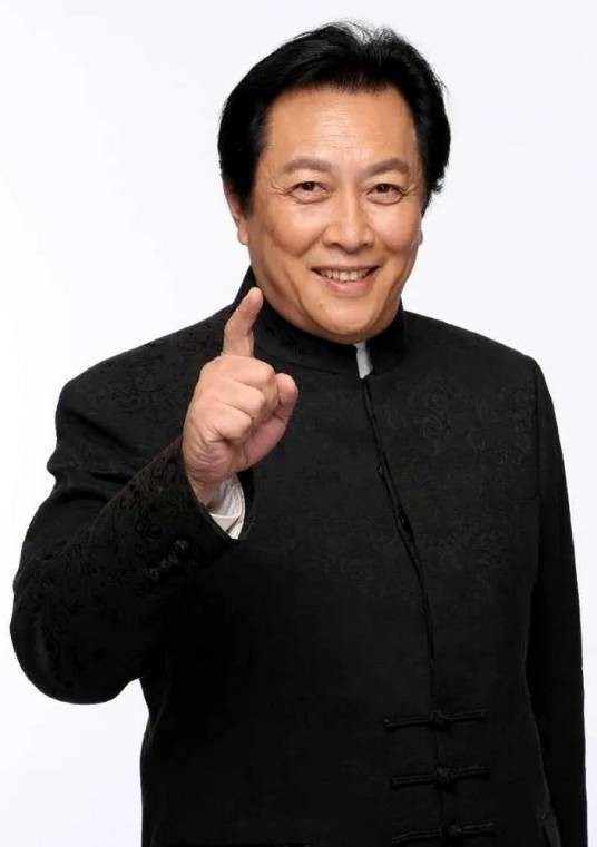 唐国强（中国内地男演员、导演、书法家）