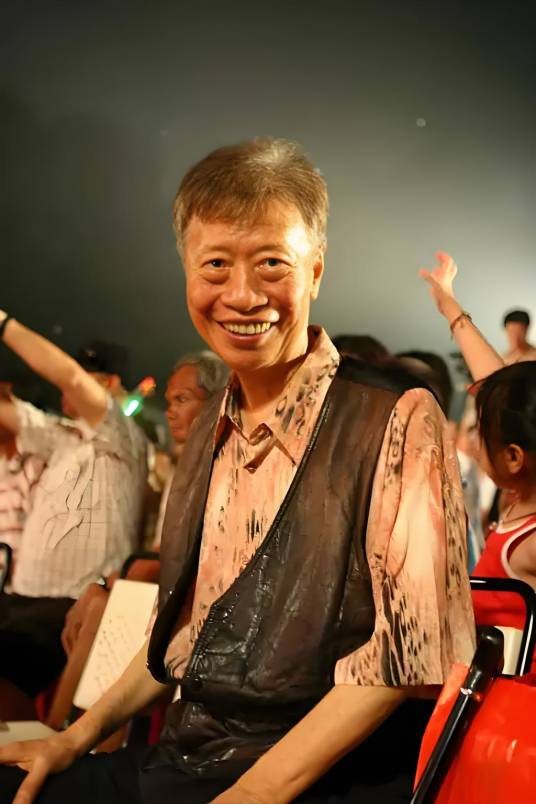 洪一峰（中国台湾著名歌曲创作家、有宝岛歌王之称）