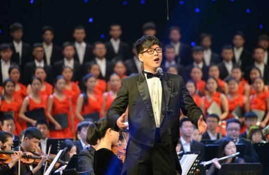 王颢（赣南师范大学音乐学院艺术实践中心主任）