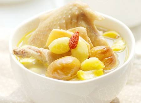 鸡汤（传统汤菜）