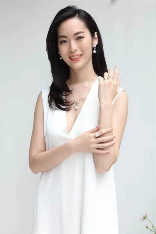 邓永佳（邓丽君的侄女）