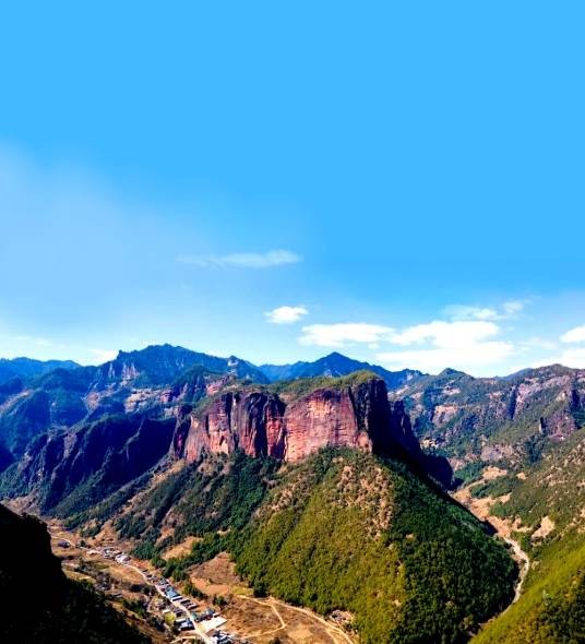 老君山（云南省境内横断山系云岭主脉）