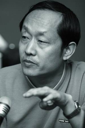展江（北京外国语大学国际新闻与传播系教授）