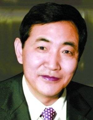 杜金富（中国银行业监督管理委员会原党委委员）