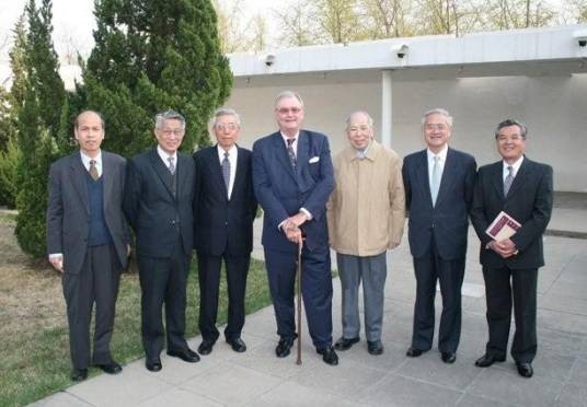 郑耀文（中国前外交官）