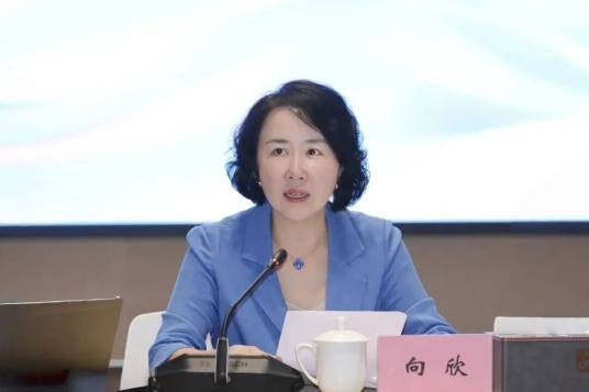 向欣(广东省作家协会党组书记、专职副主席)