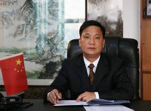 钟钢（湖南省政协社会和法制委员会副主任）
